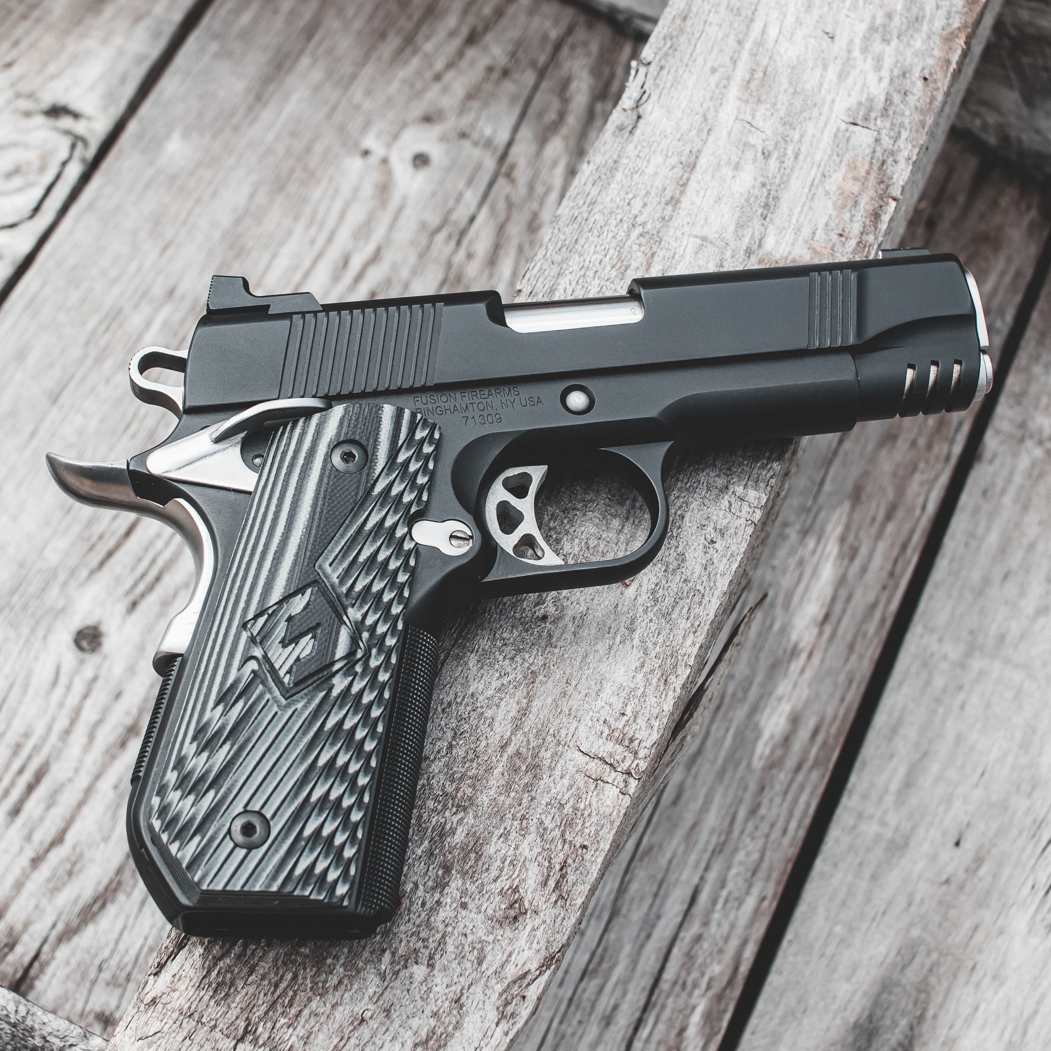 Custom 1911 Pistol - 45 ACP Commander - Stealth Carry — Fusion